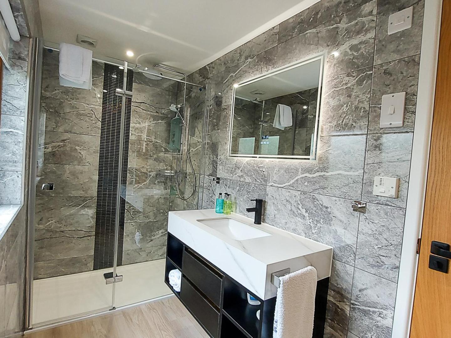 Meadow View Apartments New Quay Extérieur photo